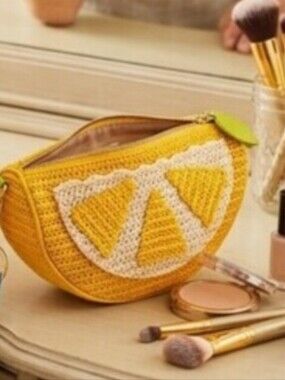 Bath And Body Works Sliced Lemon Handwoven 8x5 Wristlet Purse NWT